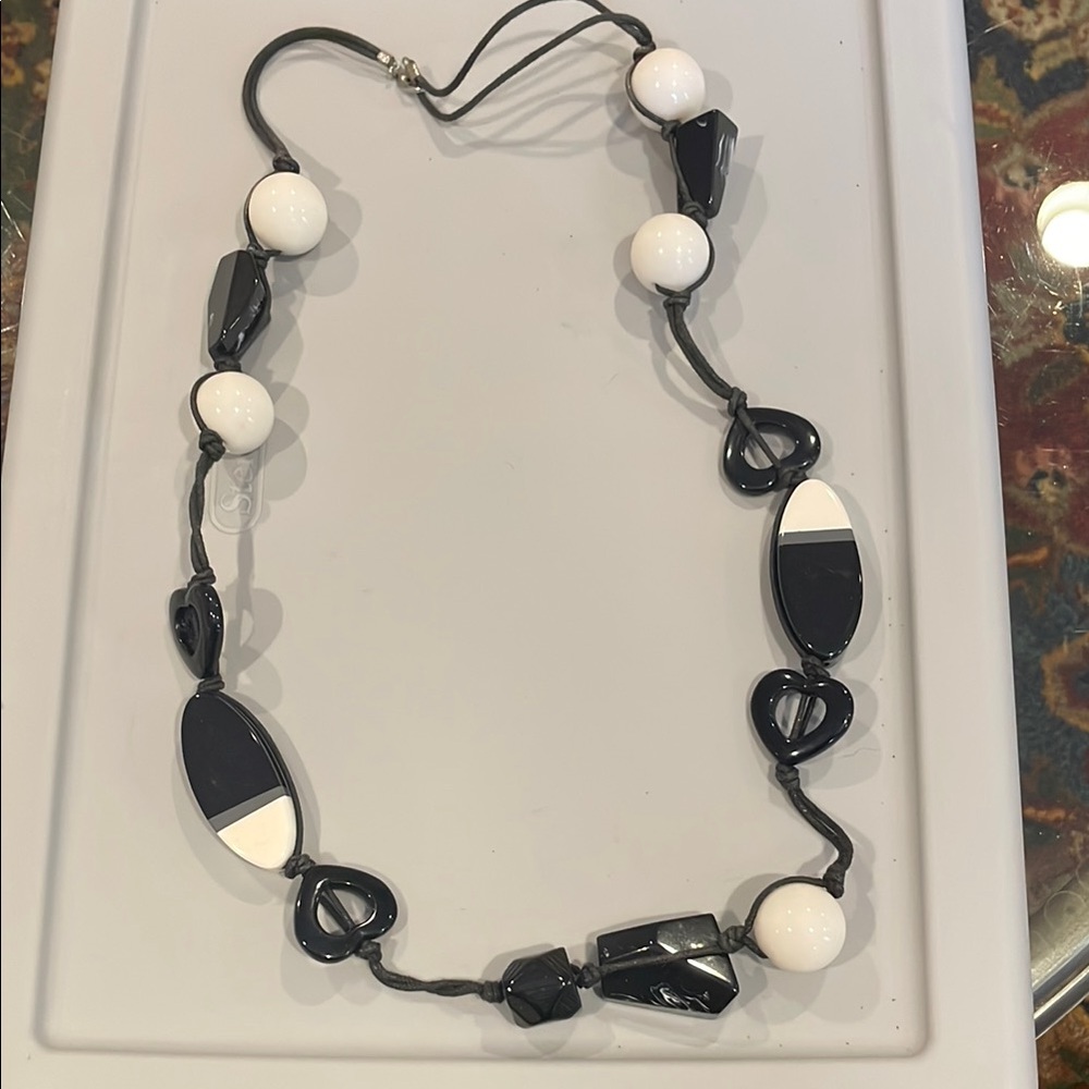 Elegant Black and White Beaded Necklace